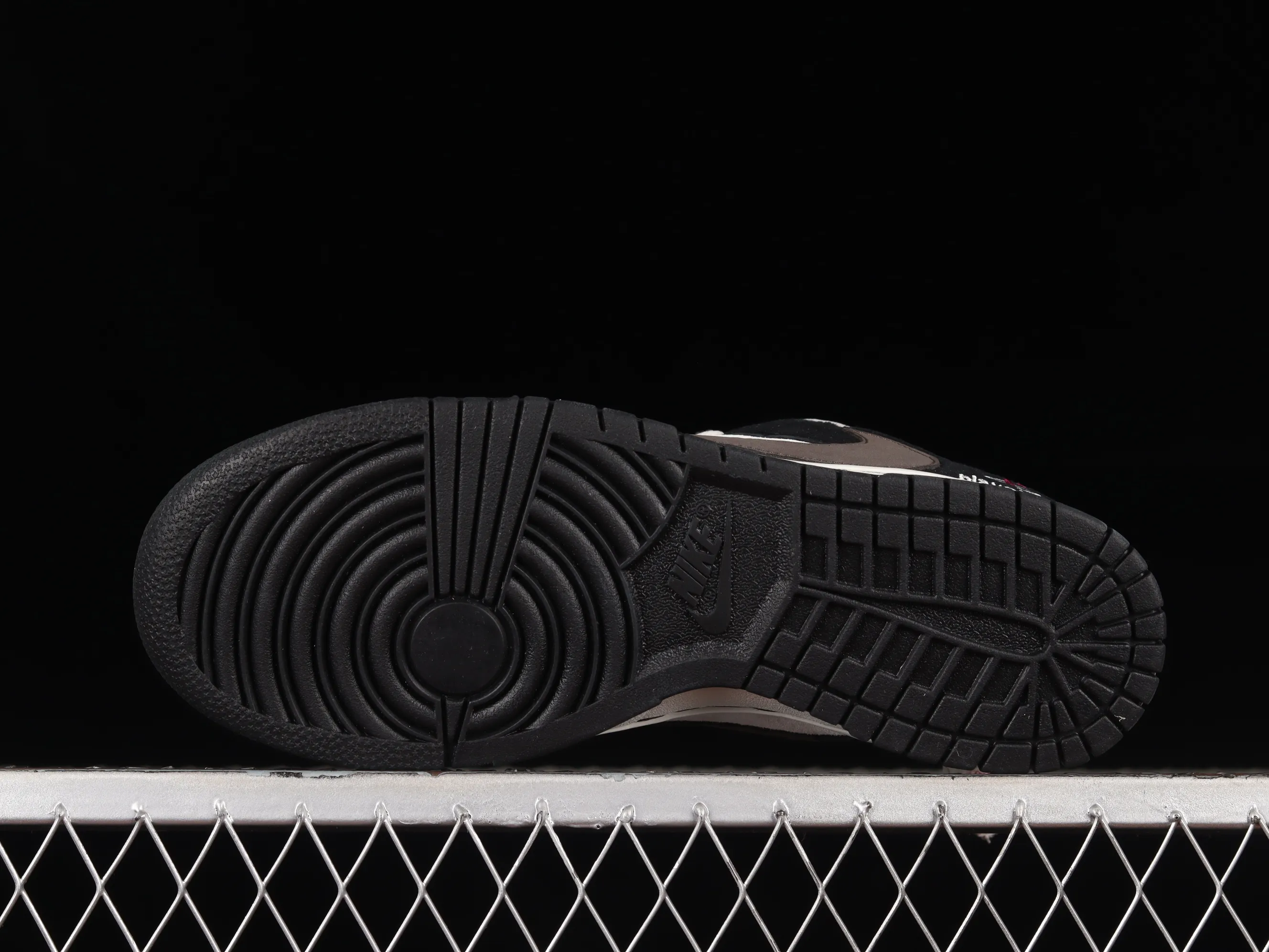 All Categories Nk SB Dunk Series Nk SB Dunk Low Low-top sneakers Nk SB Dunk Low World Cup themed SB low-top sports and leisure sneakers CU1726-990